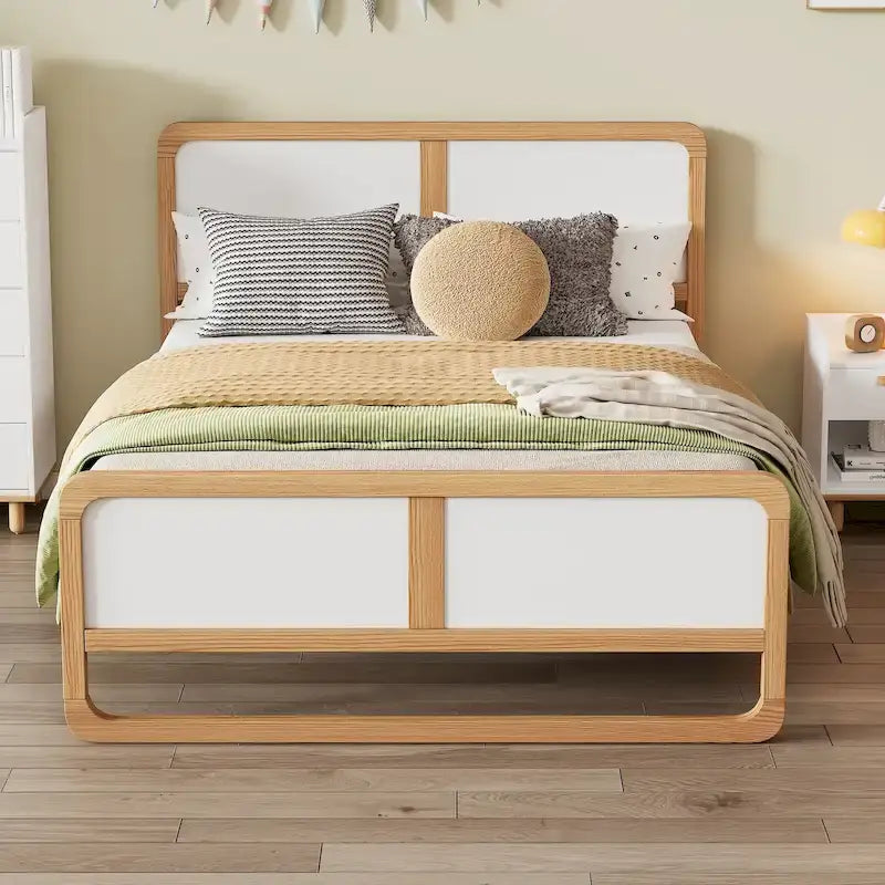 Lit plateforme en bois massif de style moderne