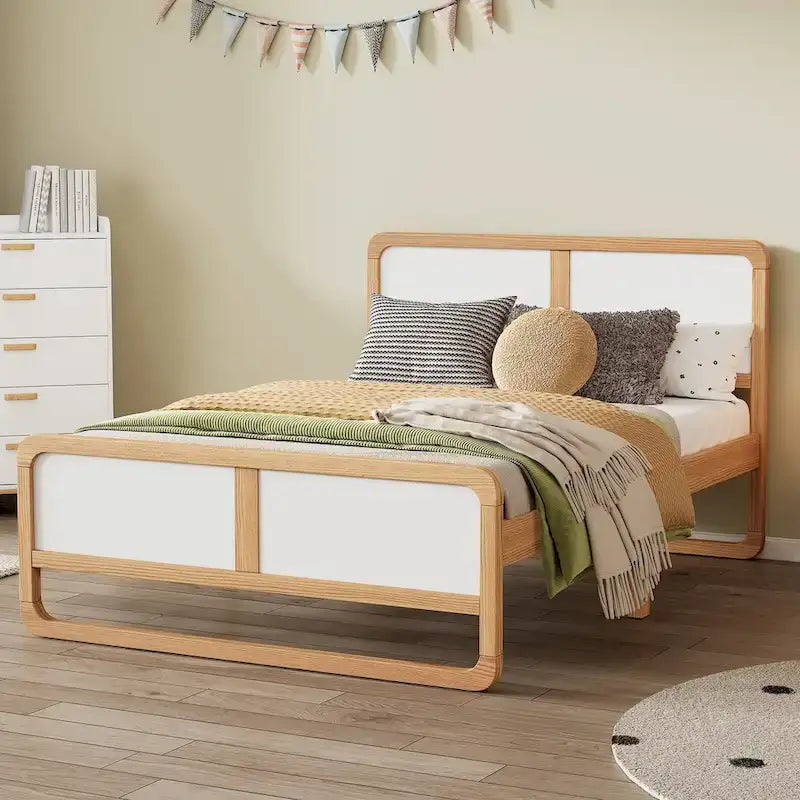Lit plateforme en bois massif de style moderne